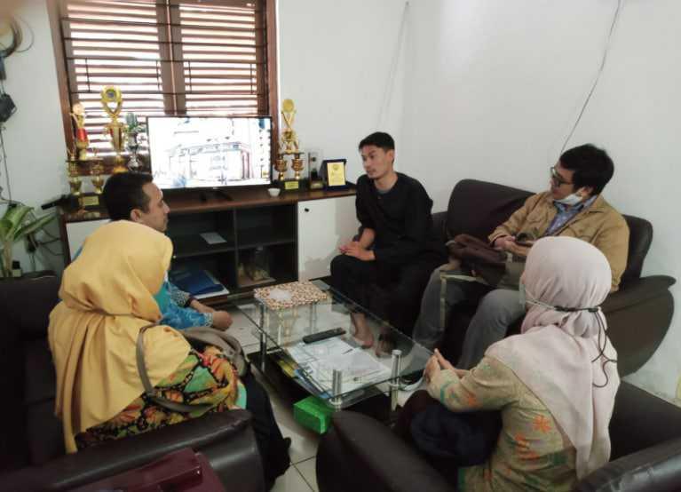 The visit of the Cinta Statistik Urban Village Technical Team to Kebon Gedang Village